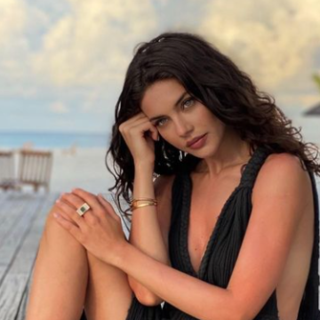 Cristina-ICH-aparitie-incendiara-in-costum-de-baie.-Cum-arata-mama-nepotului-lui-Victor-Piturca.webp.webp Cristina ICH, apariție incendiară în costum de baie. Cum arată mama nepotului lui Victor Pițurcă