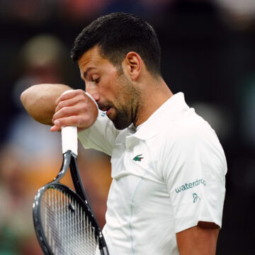 Novak Djokovic, scandalizat de fanii din tribune de la Wimbledon! Ce i-au făcut la meciul cu elevul lui Patrick Mouratoglou l-a scos din sărite: „Nu mă puteți atinge!”