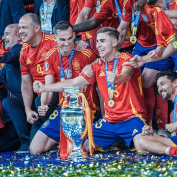 Spania e în sărbătoare, după EURO 2024! Imagini senzaționale cu fanii și campionii europeni! Plaza Cibeles, plină până la refuz! Cum a fost primită „Furia Roja” la Madrid