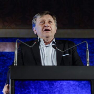 Crin Antonescu Critică PNL și Pe Nicolae Ciucă: Am Spus „bine Ar Fi Să Vină Generalul”, Dar, Deocamdată, Generalul N-a Venit