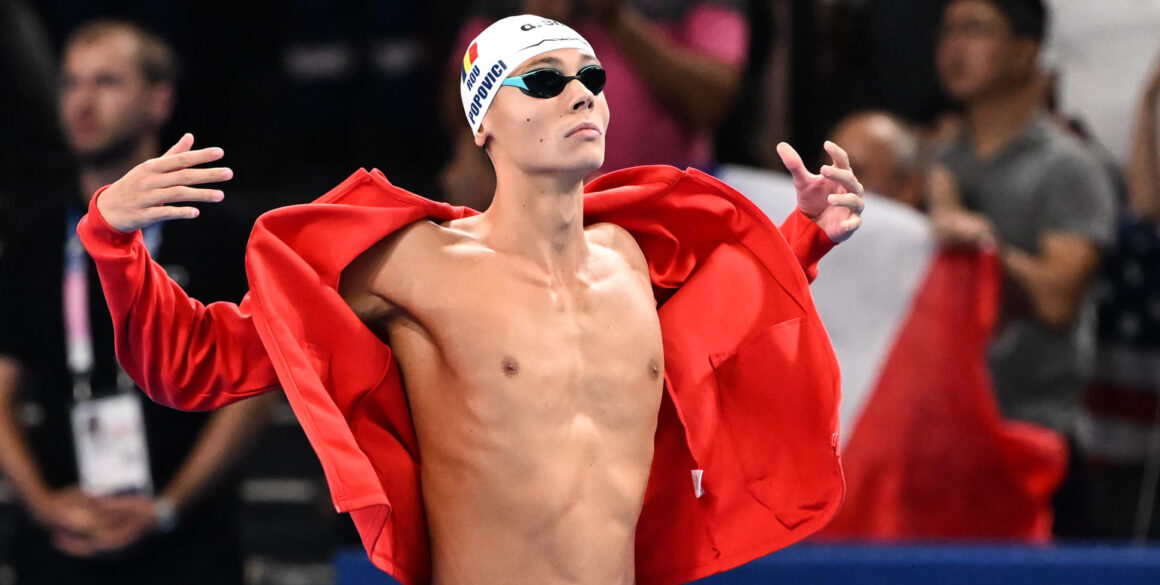 Ce-au-facut-parintii-lui-David-Popovici-la-Paris-1.jpg Ce au făcut părinții lui David Popovici la Paris. Campionul olimpic și detaliul care spune totul despre „bula” în care a fost izolat