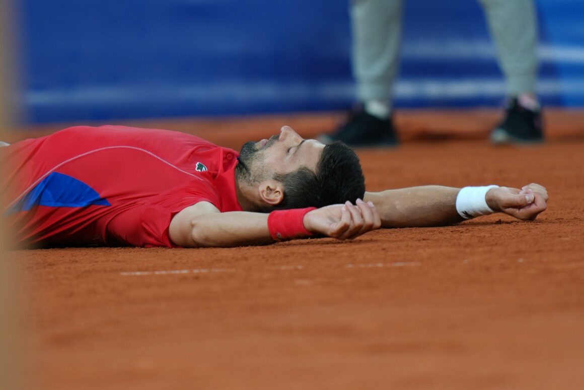 Exemplu-si-pentru-Team-Romania-la-Jocurile-Olimpice-Novak-Djokovic-calificare-intr-un-picior-pentru-Serbia-scaled.jpg Exemplu și pentru Team Romania la Jocurile Olimpice! Novak Djokovic, calificare într-un picior pentru Serbia în finala de tenis