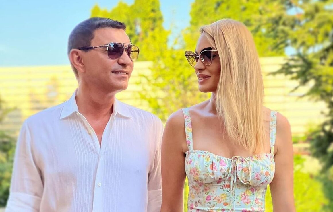 Fotografie-de-familie-senzationala-ei-sunt-cei-9-mostenitori-ai-averii-de-peste-100.000.000-de-euro-a-lui-Cristi-Borcea.-I-a-strans-cu-Valentina-Pelinel-pe-toti-la-masa.jpg ei sunt cei 9 moştenitori ai averii de peste 100.000.000 de euro a lui Cristi Borcea
