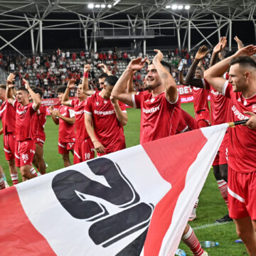 Visează Dinamo la play-off după victoria clară cu Gloria Buzău, scor 4-1? „Câinii” au marcat 11 goluri în 4 etape, iar conducerea anunță noi transferuri: „Aducem doar jucători de calitate!”
