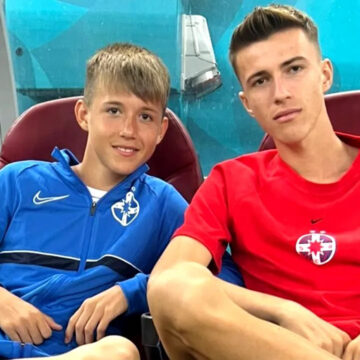 daniel-popescu-octavian-popescu-fcsb.jpg Fratele lui Tavi Popescu seamănă leit cu el și acum a plecat de la FCSB! Cu ce club a semnat Daniel Popescu