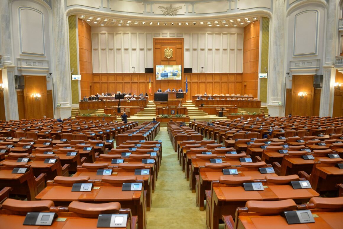 Conform Ultimului Recensământ, Parlamentul României Ar Trebui Să Aibă Cu 66 De Aleși Mai Puțin. Câți Deputați și Senatori Ar Pierde Bucureștiul