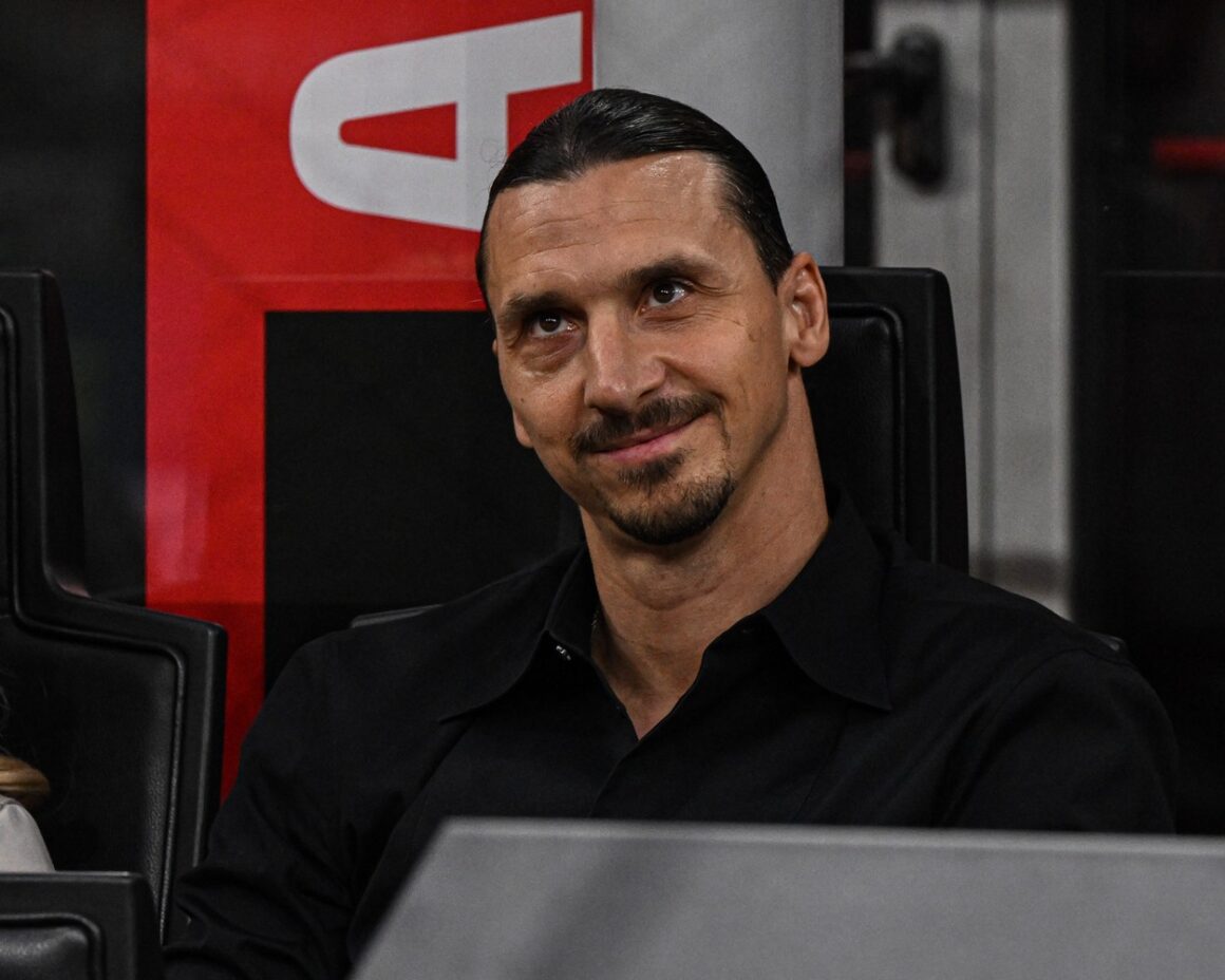 AC-Milan-pregateste-socul.-Ibrahimovic-vrea-sa-l-dea-afara-pe-Fonseca-si-sa-il-aduca-pe-fostul-antrenor-al-Borussiei-Dortmund.jpg Ibrahimovic vrea să-l dea afară pe Fonseca și să îl aducă pe fostul antrenor al Borussiei Dortmund