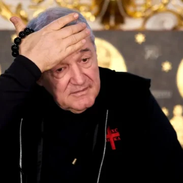 Gigi-Becali-s-a-convins-ca-si-a-luat-cea-mai-mare-teapa-cand-l-a-lasat-pe-atacant-sa-plece-pentru-o-suma-atat-de-mica-Andrea-Compagno-are-China-la-picioare.webp.webp Gigi Becali s-a convins că și-a luat cea mai mare țeapă când l-a lăsat pe atacant să plece pentru o sumă atât de mică! Andrea Compagno are China la picioare