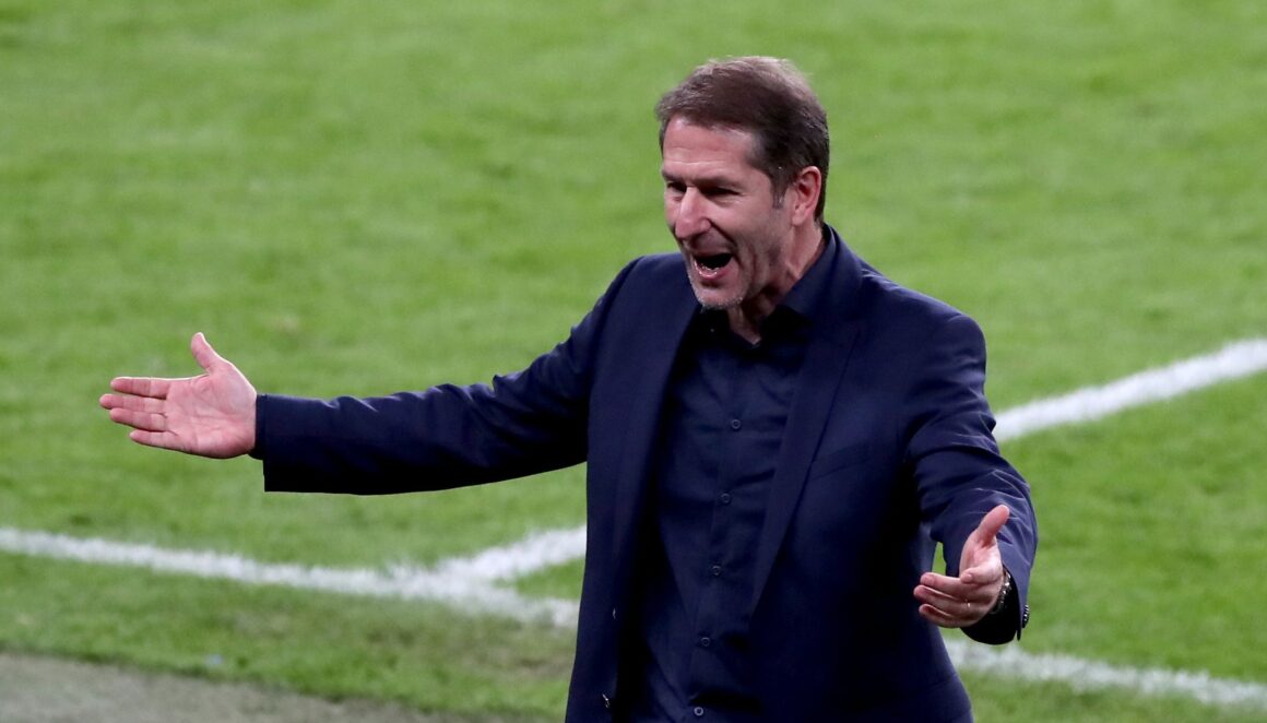 Trei jucători au fost prinși într-un bar, după Kosovo – România 0-3! Selecționerul a tăiat în carne vie și i-a dat afară de la națională, deși fotbaliștii susțin că totul este fals!