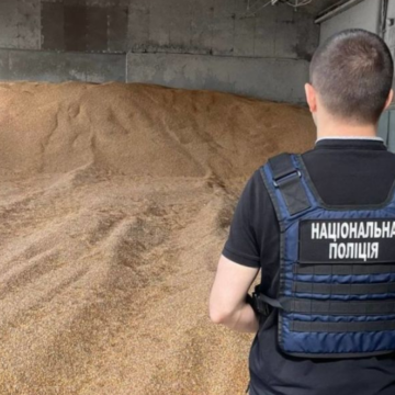 Un Deputat Ucrainean A Furat Zeci De Tone De Soia, După Ce A Simulat Un Atac Rusesc Asupra Depozitului De Cereale: „A împrăștiat Peste Tot Fragmente De Rachete”