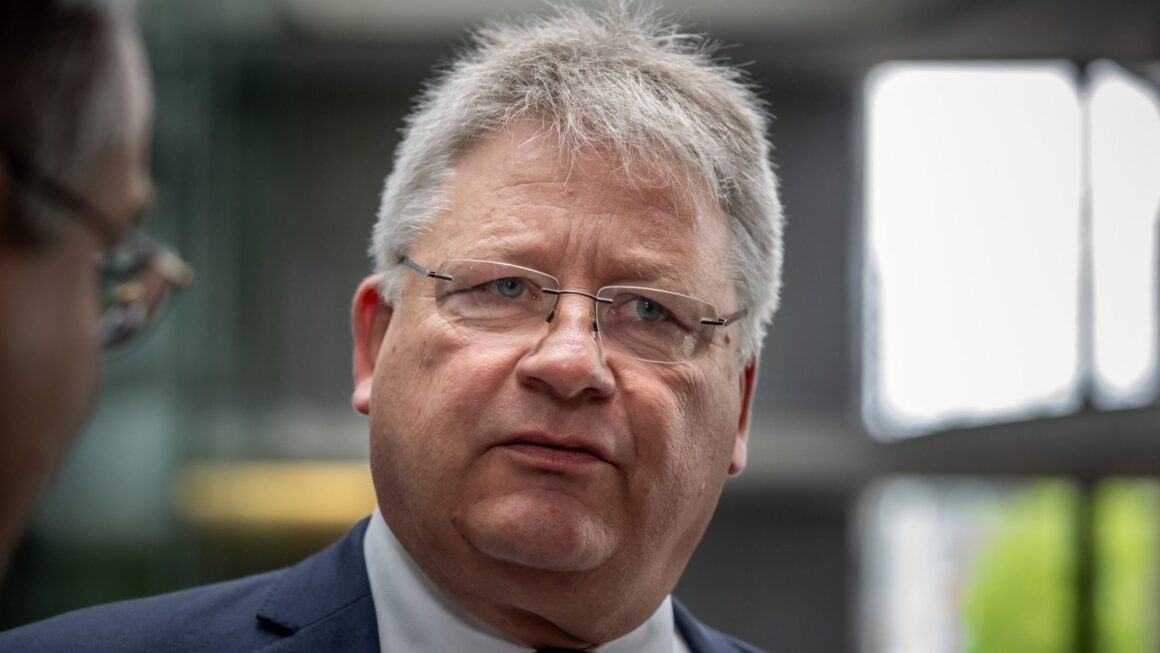 Atacurile Hibride Ale Rusiei Pot Duce La Invocarea Articolului 5 Din Tratatul NATO, Spune șeful Spionajului German