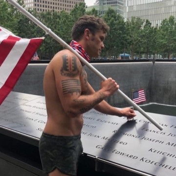 „Doamnelor și Domnilor, Noul Secretar De Stat Al Apărării”. Pete Hegseth, Pozat în șort De Baie, înainte Să Se Arunce în Râul Hudson