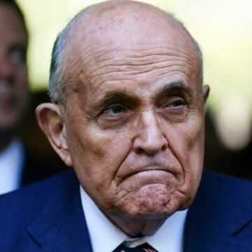 Rudy Giuliani Se Plânge Că Nu Mai Are Bani Să-și Cumpere Mâncare și Cere Donații. Fostul Avocat Al Lui Trump Are Conturile Blocate