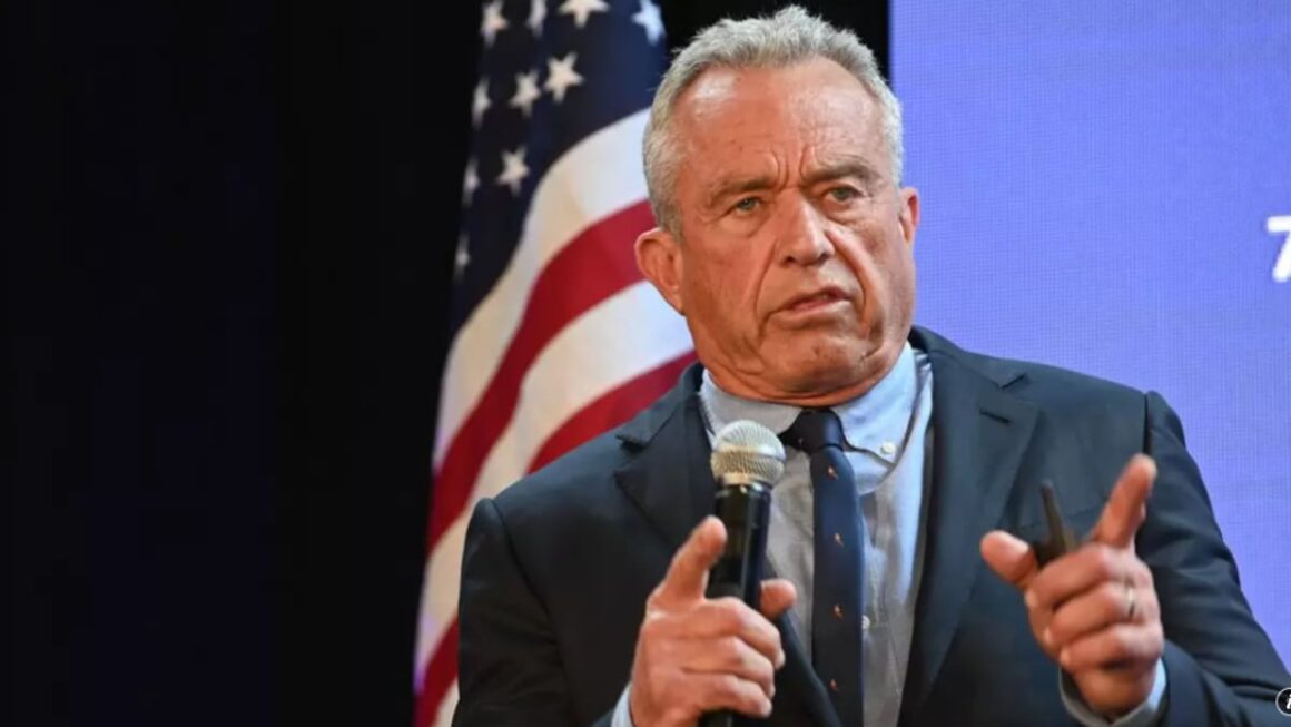 Robert F. Kennedy Jr Cere Oprirea Adăugării Fluorului în Apă. „Un Deșeu Industrial” / Ce Este Fluorul