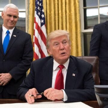 Ce și-au Transmis Donald Trump și Joe Biden în Timpul întâlnirii De La Casa Albă. Președintele Ales A Glumit Pe Seama Prezenței Lui Elon Musk | VIDEO