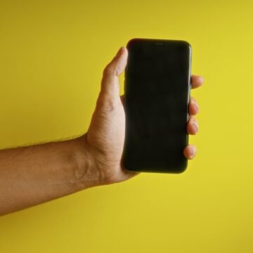 Magazinele De Electronice Din Rusia Au început Să Cumpere Smartphone-uri Folosite Pentru Revânzare