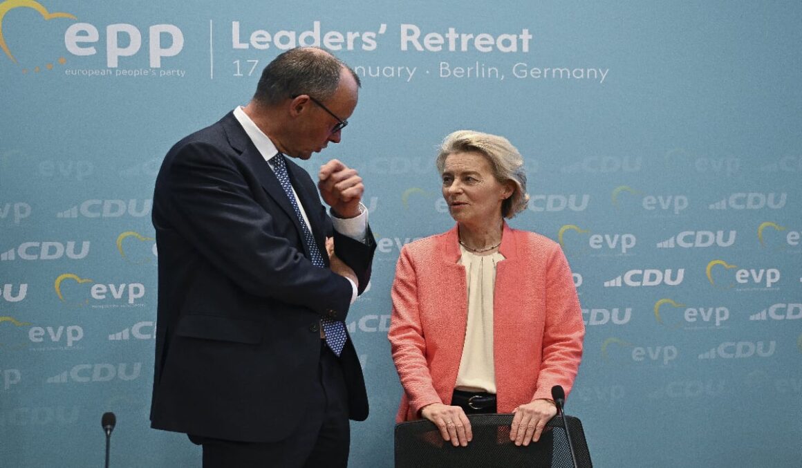 Ursula Von Der Leyen A Apărut în Public, După O Boală Gravă, și S-a Implicat în Campania Electorală Din Germania