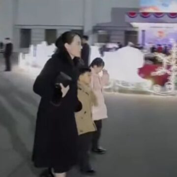 Sora Lui Kim Jong-un, Văzută Pentru Prima Dată în Public Cu Copiii Săi. Și Dictatorul Nord-coreean S-a Afișat Din Nou Cu Fiica Sa, De Revelion