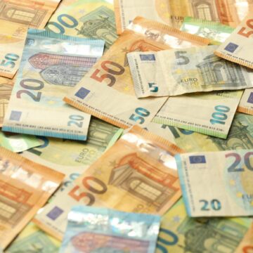 Un Bărbat A Lăsat Moștenire 10 Milioane De Euro Unui Orășel Din Franța Pe Care Nu L-a Văzut Niciodată