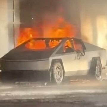 Un Cybertruck Tesla A Explodat La 15 Secunde După Ce A Oprit în Fața Unui Hotel Al Lui Donald Trump Din Las Vegas: Un Mort și șapte Răniți