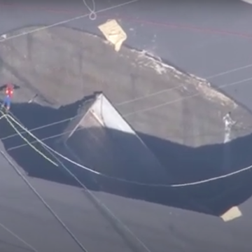 Peste Un Milion De Japonezi Sunt Rugați Să Nu Se Spele, Ca Să Salveze Viața Unui Bărbat Căzut într-o Groapă, în Tokyo