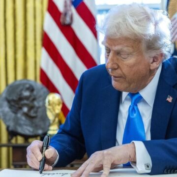 Donald Trump A Semnat Un Ordin Pentru Taxe Vamale „reciproce”: „Prețurile Ar Putea Crește Pe Termen Scurt”
