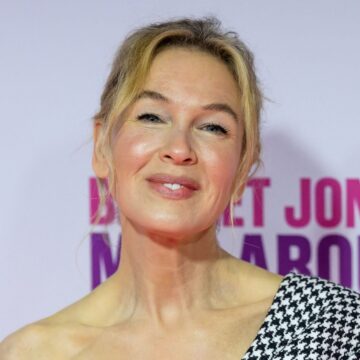 renee-zellweger-surprinsa-la-premiera-filmului-bridget-jones-mad-about-the-boy-la-teatrul-regal-tuschinski-scaled-e1739543059260.jpg Dacă Celebrul Personaj Bridget Jones Ar Fi Existat, Ar Fi Riscat Să Moară De La Chardonnay și țigări, Spun Medicii