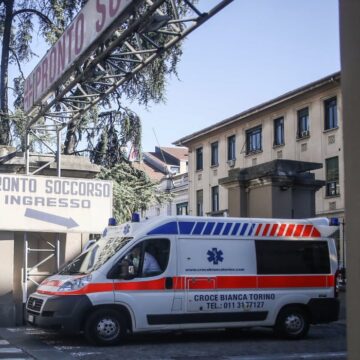 Un Patron Român Din Italia A Abandonat în Fața Unui Spital Un Angajat Aproape Mort, Care Căzuse De La înălțime în Timpul Unei Demolări