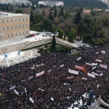 Manifestații ample în Grecia la aniversarea tragediei feroviare