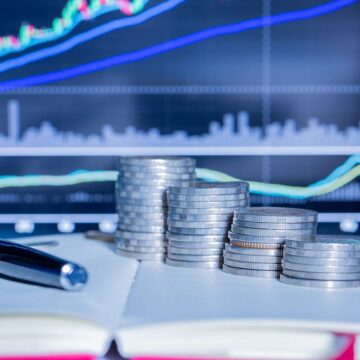 România riscă să depășească ținta de deficit de 7,5%