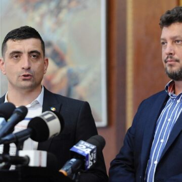 aur-cere-george-simion-candideze-alegeri-prezidentiale-claudiu-tarziu-varianta-dan-dungaciu-e1741639592278.jpg Ruptură în AUR. Claudiu Târziu spune că lui George Simion îi este frică și i-a cerut demisia prin interpuși