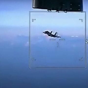 Un avion Su-35 rus provoacă o dronă franceză