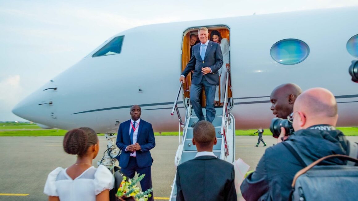 Sume uriașe. Câți bani publici au costat zborurile lui Klaus Iohannis în cei 11 ani de deplasări externe