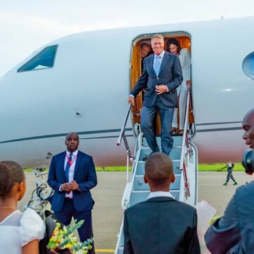 cati-bani-au-costat-zborurile-speciale-ale-lui-klaus-iohannis-in-cei-11-ani-de-deplasari-externe-2015-2025-e1742333262105.jpg Sume uriașe. Câți bani publici au costat zborurile lui Klaus Iohannis în cei 11 ani de deplasări externe