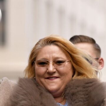 diana-sosoaca-i-a-cerut-sprijinul-lui-vladimir-putin-dupa-ce-bec-a-interzis-o-e1742131481431.jpg Diana Șoșoacă i-a cerut lui Vladimir Putin să intervină după ce BEC a interzis-o
