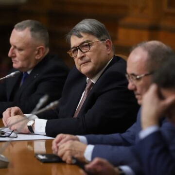 emil-hurezeanu-foto-dumitru-angelescu.jpg Emil Hurezeanu, la un pas de demitere. Cine e varianta luată în calcul la Externe de premierul Ciolacu SURSE