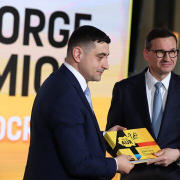 George Simion şi-a depus candidatura la alegerile prezidenţiale cu Mateusz Morawiecki