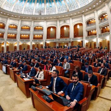 hepta8160338.jpg Concedieri pe criterii politice la Camera deputaților. Din 240 de posturi restructurate, doar 5 sunt de la partide și demnitari EXCLUSIV
