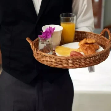 Deficitul de personal în HoReCa este estimat la 20