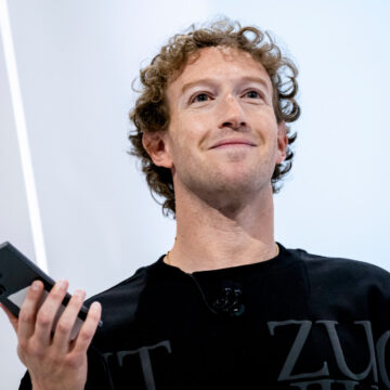 Mark Zuckerberg îl depășește pe Jeff Bezos