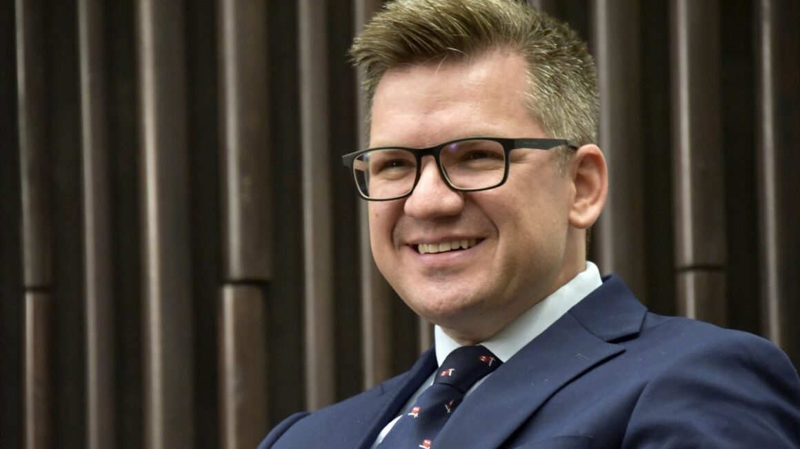 mihail-neamtu-seful-comisiei-de-cultura-din-camera-deputatilor-e1743363467847.jpg Cum s-a legat Mihail Neamțu de Alexandru Paleologu, mort de 20 de ani, ca să îi răspundă lui Theodor Paleologu