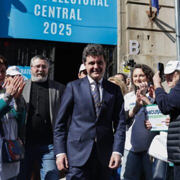nicusor-dan-in-fata-bec-dupa-depunerea-candidaturii-la-prezidentiale-7-martie-2025-e1741343492291.jpeg Nicușor Dan și-a depus candidatura la prezidențiale. Ce a spus