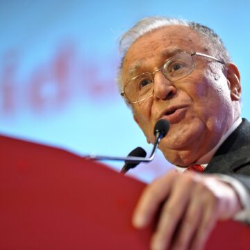 presedintele-de-onoare-al-psd-ion-iliescu-sustine-un-discurs-in-timpul-congresului-psd-2013-hepta2745072-scaled.jpg Ion Iliescu face 95 de ani. De când nu a mai fost văzut în public