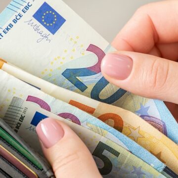 Germania nu vrea să renunțe la cash. Ce arată noul studiu