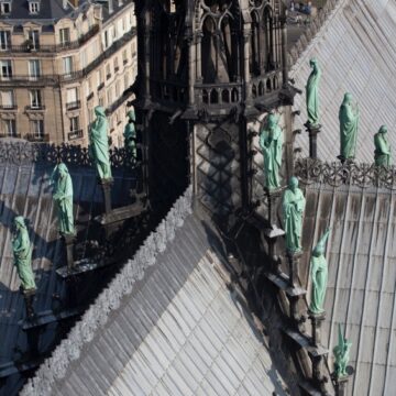 Notre-Dame.jpeg Cele 16 statui de la Notre Dame de Paris se întorc în Catedrală
