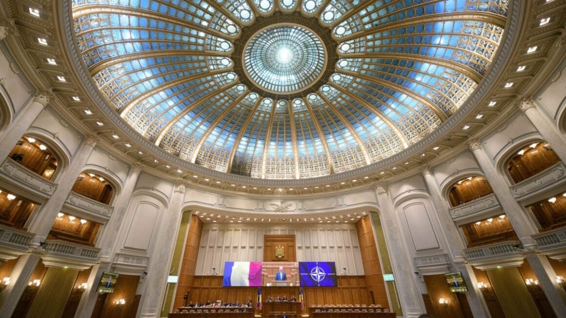 Subiectele pentru concursurile organizate de Senat, scurse în presă. Angajații acuză măsluirea examenelor