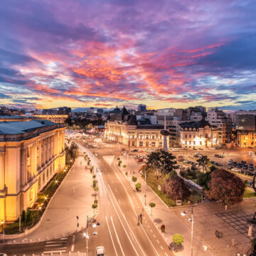 București nu mai e Cenuşăreasa Estului. Ce e cu România?
