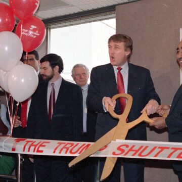De ce Trump nu vorbește despre compania sa aeriană