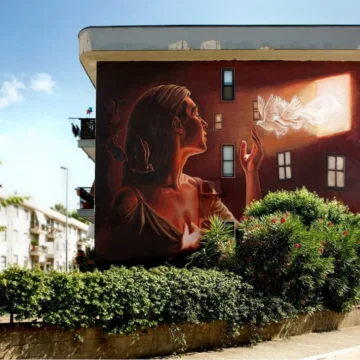 Orașul Stornara din Italia a devenit popular datorită picturilor murale