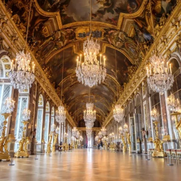 Palatul Versailles dă voce statuilor cu ajutorul OpenAI